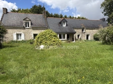 Authentique longère rénovée de 215 m2 – 5 chambres – Terrain arboré de 3000m2 au calme absolu