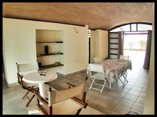 Villa d’architecte en briques de Guyane – volumes rares, piscine, jardin 1 141 m² – Kourou Lac Bois Chaudat