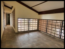 Villa d’architecte en briques de Guyane – volumes rares, piscine, jardin 1 141 m² – Kourou Lac Bois Chaudat