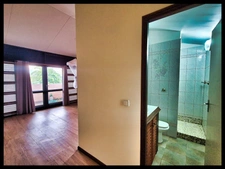 Villa d’architecte en briques de Guyane – volumes rares, piscine, jardin 1 141 m² – Kourou Lac Bois Chaudat