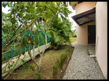 Villa d’architecte en briques de Guyane – volumes rares, piscine, jardin 1 141 m² – Kourou Lac Bois Chaudat