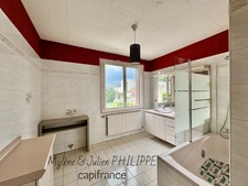 GAP SUD – Maison avec double habitation, jardin, garage et potentiel d'évolution !