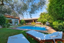 Maison de charme - T6 à vendre avec jardin, piscine, garage et atelier à Istres ( 13)