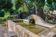 Bastide Old Mill in SALON DE PROVENCE (13) 400 m² and more than 4000 m² of land 