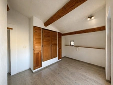 Maison de ville à Sénas T3 avec garage. 