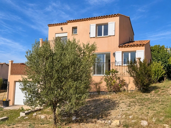 Maison T5 à vendre à Manosque Village - surface utile d'environ 220 m²
