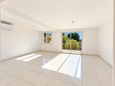 Maison T5 à vendre à Manosque Village - surface utile d'environ 220 m²
