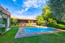 Maison de charme - T6 à vendre avec jardin, piscine, garage et atelier à Istres ( 13)