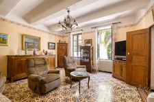 Bastide Old Mill in SALON DE PROVENCE (13) 400 m² and more than 4000 m² of land 