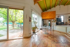 Maison T7 à vendre VITROLLES village avec piscine