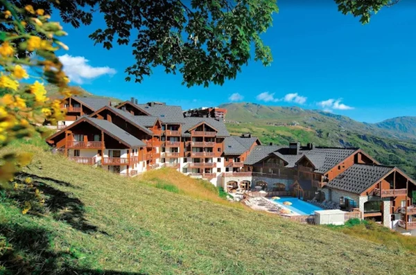 DOMAINE DES SYBELLES (73), Joli T2 au pied des pistes avec balcon - Statut LMNP