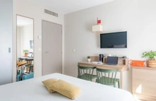 Hyper-Centre Valence (26), Bel Appartement en résidence de tourisme totalement rénovée, Statut LMNP