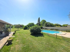 Maison 139m² avec piscine, grand garage indépendant, terrasse et vue spectaculaire