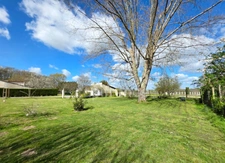 Maison Familiale 4 chambres - 168m² à Villegouge, avec studio et garage - Grand Jardin