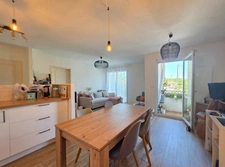 Appartement T2 46m² entièrement rénové, avec parking privatif, à 5min à pied du centre-ville