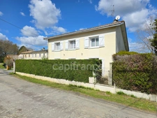 Maison Familiale 4 chambres - 187m² à Villegouge, avec studio et garage - Grand Jardin