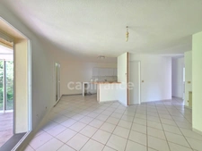 Charmante maison de plain-pied de 71 m² avec véranda, garage, jardin et panneaux photovoltaïques