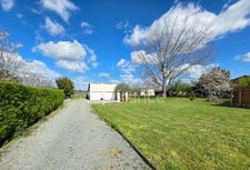 Maison Familiale 4 chambres - 187m² à Villegouge, avec studio et garage - Grand Jardin