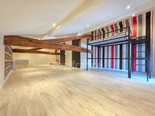 Maison Familiale 4 chambres - 187m² à Villegouge, avec studio et garage - Grand Jardin