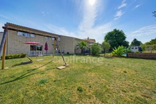 MAGNIFIQUE MAISON EN PIERRE DE 210 M² AVEC PISCINE, GARAGE ET BOULODROME – PROCHE ST EMILION & BORDEAUX