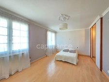 Maison Familiale 4 chambres - 168m² à Villegouge, avec studio et garage - Grand Jardin