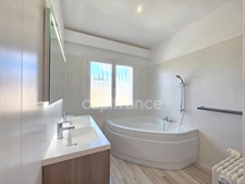 Maison Familiale 4 chambres - 168m² à Villegouge, avec studio et garage - Grand Jardin