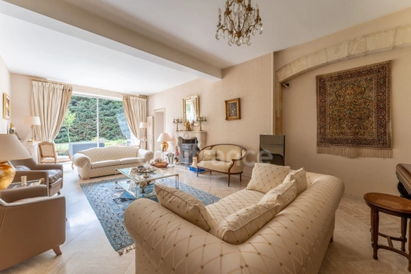 Demeure d'exception en pierre - 11 pièces - 400m² - Grand jardin arboré - Parcelle 1700m²