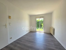 Charmante maison de plain-pied de 71 m² avec véranda, garage, jardin et panneaux photovoltaïques