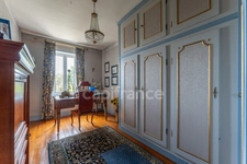 Exceptional stone residence - 11 rooms - 400m² - Large wooded garden - 1700m² plot