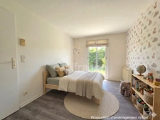 Charmante maison de plain-pied de 71 m² avec véranda, garage, jardin et panneaux photovoltaïques