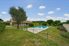 Maison 139m² avec piscine, grand garage indépendant, terrasse et vue spectaculaire