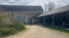 ENSEMBLE IMMOBILIER 410 m2 + 470 m2 dépendances sur 3600m2 2 maisons 1 appartement à VARENNES LES NARCY (58) proche LA CHARITE SUR LOIRE, POUILLY SUR LOIRE, COSNES SUR LOIRE, NEVERS