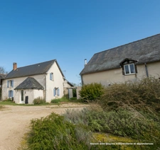 ENSEMBLE IMMOBILIER 410 m2 + 470 m2 dépendances sur 3600m2 2 maisons 1 appartement à VARENNES LES NARCY (58) proche LA CHARITE SUR LOIRE, POUILLY SUR LOIRE, COSNES SUR LOIRE, NEVERS