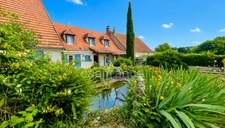 Maison de charme 180 m² avec piscine et 260 m² de dépendances – Potentiel gîtes – Proche Nevers la Charité-sur-Loire et Pougues-les-Eaux