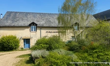 ENSEMBLE IMMOBILIER 410 m2 + 470 m2 dépendances sur 3600m2 2 maisons 1 appartement à VARENNES LES NARCY (58) proche LA CHARITE SUR LOIRE, POUILLY SUR LOIRE, COSNES SUR LOIRE, NEVERS