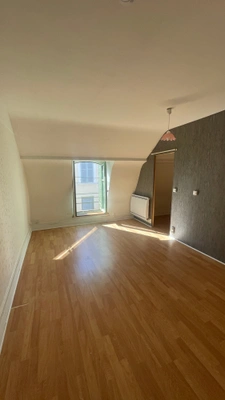 Maison de ville 2 pièces Mieux qu'un appartement LA CHARITE SUR LOIRE proche Nevers 