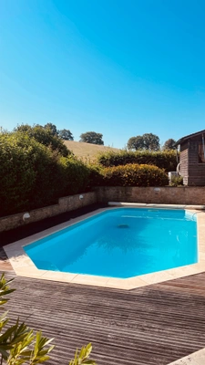Maison de charme 180 m² avec piscine et 260 m² de dépendances – Potentiel gîtes – Proche Nevers la Charité-sur-Loire et Pougues-les-Eaux