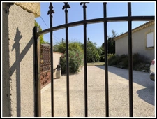 BELLE MAISON  DE PLAIN PIED ENTIEREMENT RENOVEE AVEC PISCINE