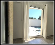 BELLE MAISON  DE PLAIN PIED ENTIEREMENT RENOVEE AVEC PISCINE