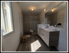 BELLE MAISON  DE PLAIN PIED ENTIEREMENT RENOVEE AVEC PISCINE