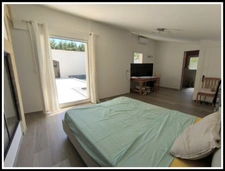 BELLE MAISON  DE PLAIN PIED ENTIEREMENT RENOVEE AVEC PISCINE