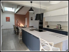 BELLE MAISON  DE PLAIN PIED ENTIEREMENT RENOVEE AVEC PISCINE