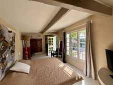 Single-storey stone farmhouse - 250 m² - Ibiza-style pool house - Montpellier Centre (34) 