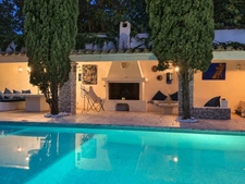 Single-storey stone farmhouse - 250 m² - Ibiza-style pool house - Montpellier Centre (34) 