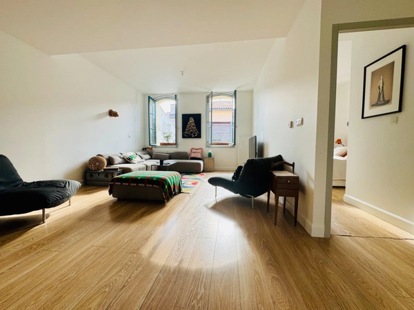 A vendre  F3 Rénové de 75m² Sète Centre ville Cadre Royal proche quais 