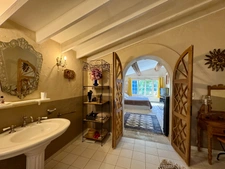 Single-storey stone farmhouse - 250 m² - Ibiza-style pool house - Montpellier Centre (34) 