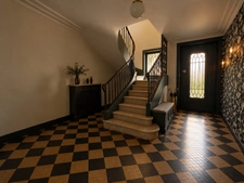 Maison individuelle de 305 m² sur plus de 7 200 m² de terrain – Beaux volumes et fort potentiel