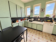 Maison individuelle de 305 m² sur plus de 7 200 m² de terrain – Beaux volumes et fort potentiel