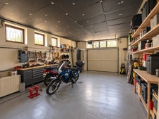 Maison individuelle de 305 m² sur plus de 7 200 m² de terrain – Beaux volumes et fort potentiel