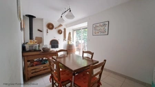 Bâtisse en pierre de 262 m², Cour, jardin cocon, garage & fort potentiel